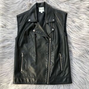 🚨 UO Silence + Noise Vegan Leather Moto Vest